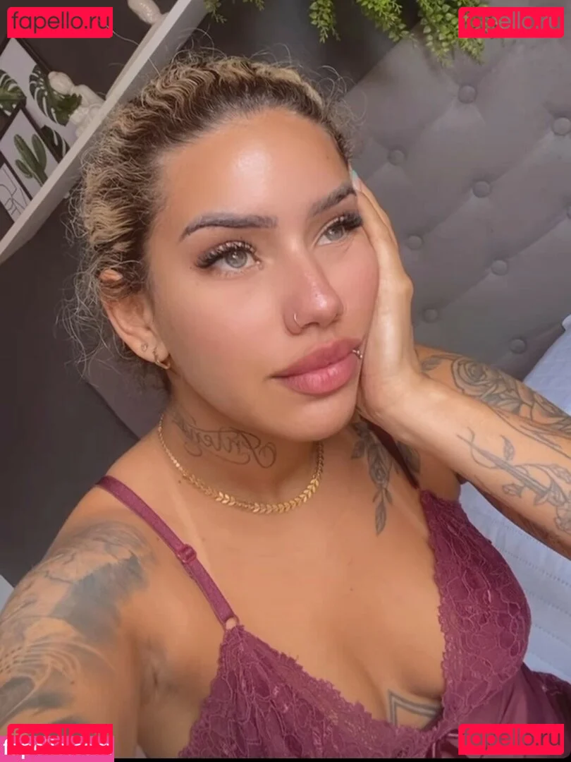 Muito Linda Onlyfans Photo Gallery 