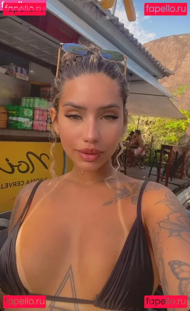 Muito Linda Onlyfans Photo Gallery 