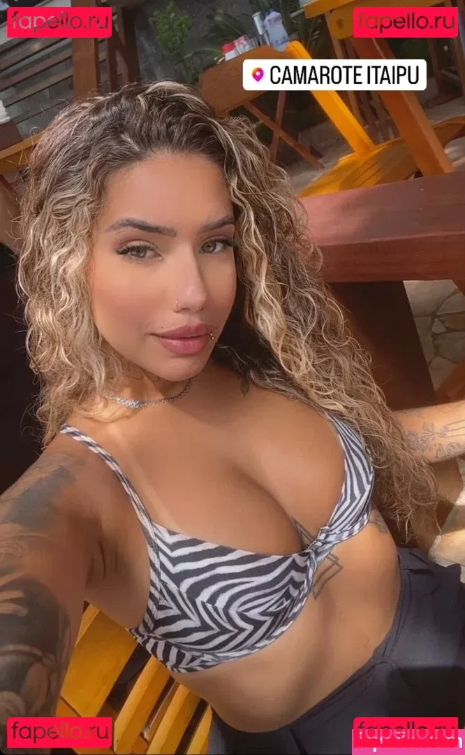 Muito Linda Onlyfans Photo Gallery 