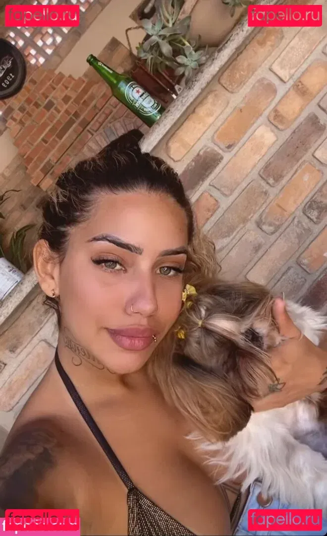 Muito Linda Onlyfans Photo Gallery 