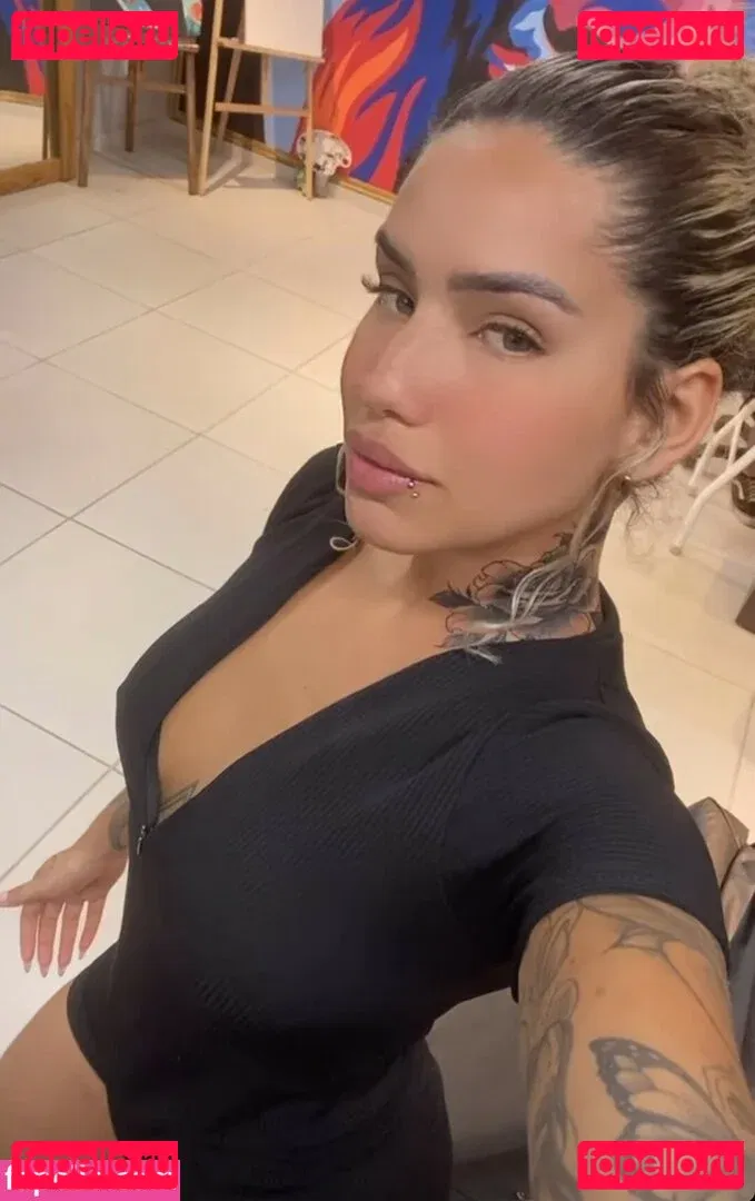Muito Linda Onlyfans Photo Gallery 