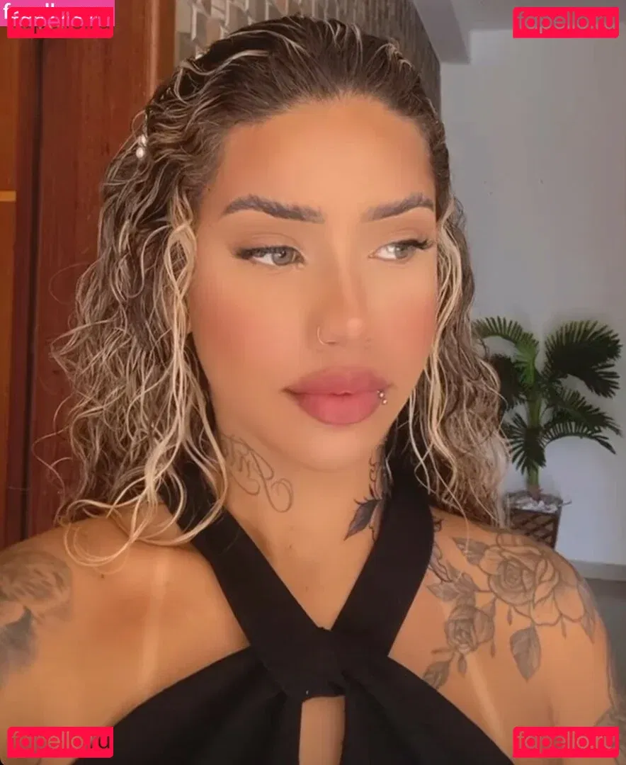 Muito Linda Onlyfans Photo Gallery 