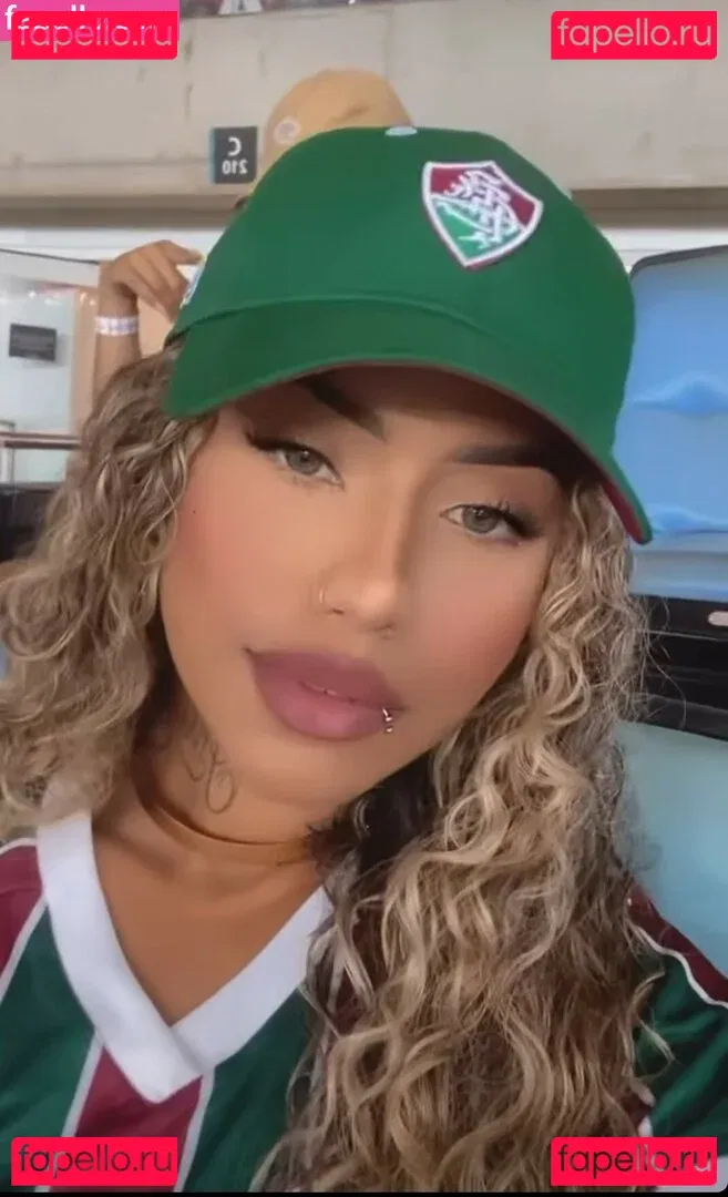 Muito Linda Onlyfans Photo Gallery 