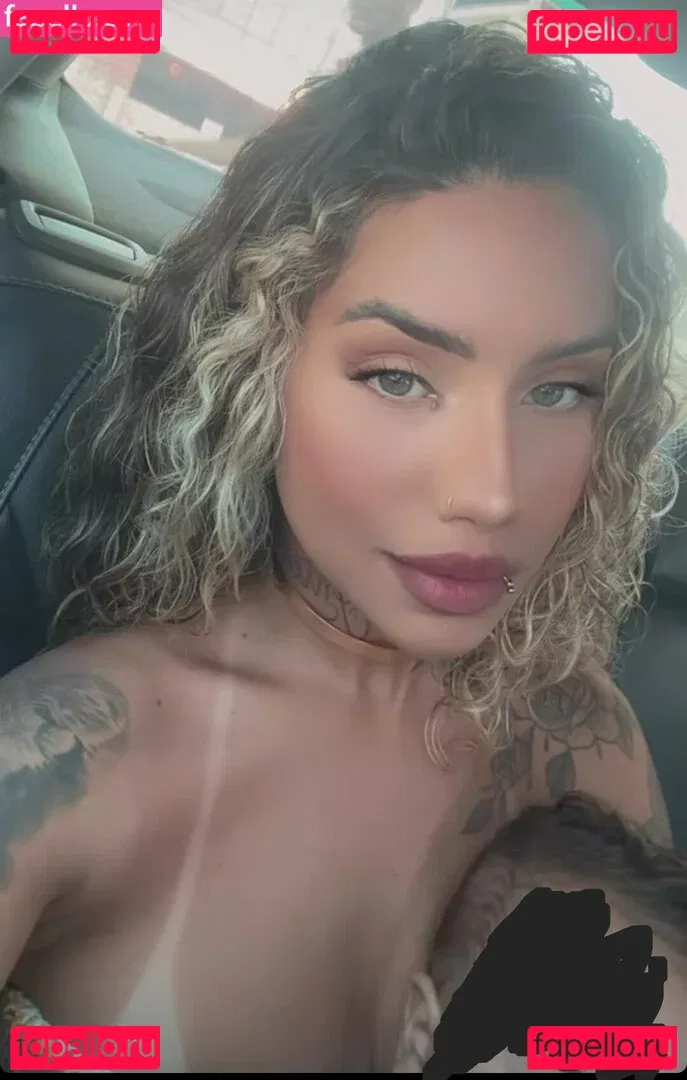 Muito Linda Onlyfans Photo Gallery 