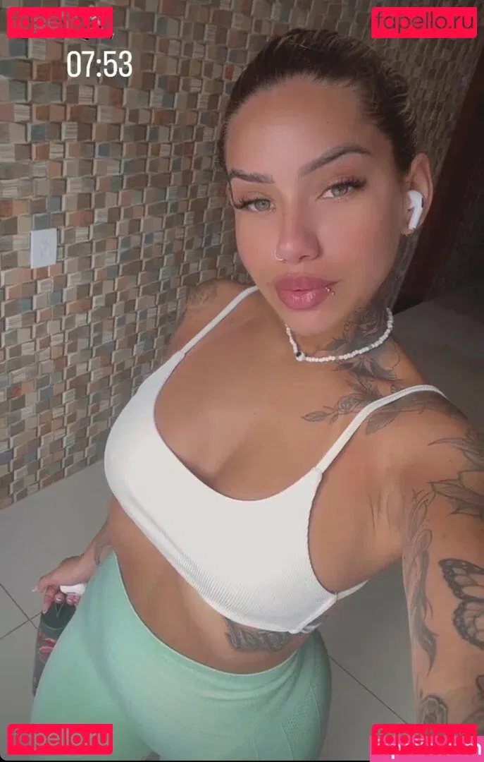 Muito Linda Onlyfans Photo Gallery 