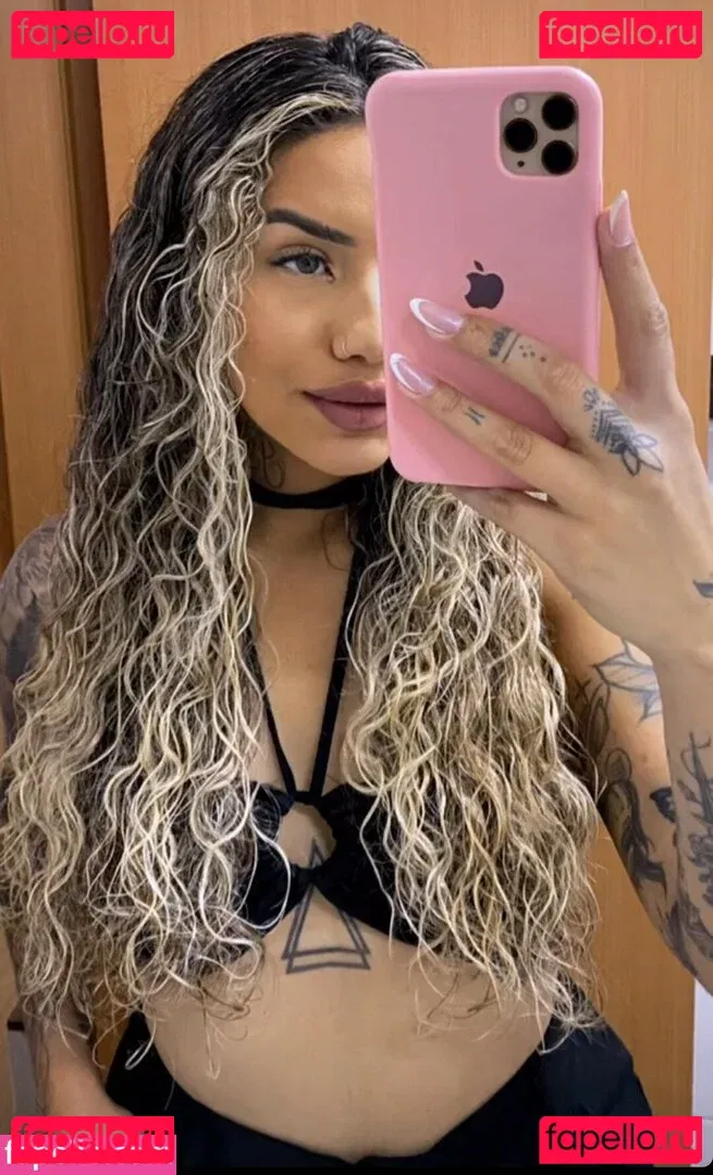 Muito Linda Onlyfans Photo Gallery 