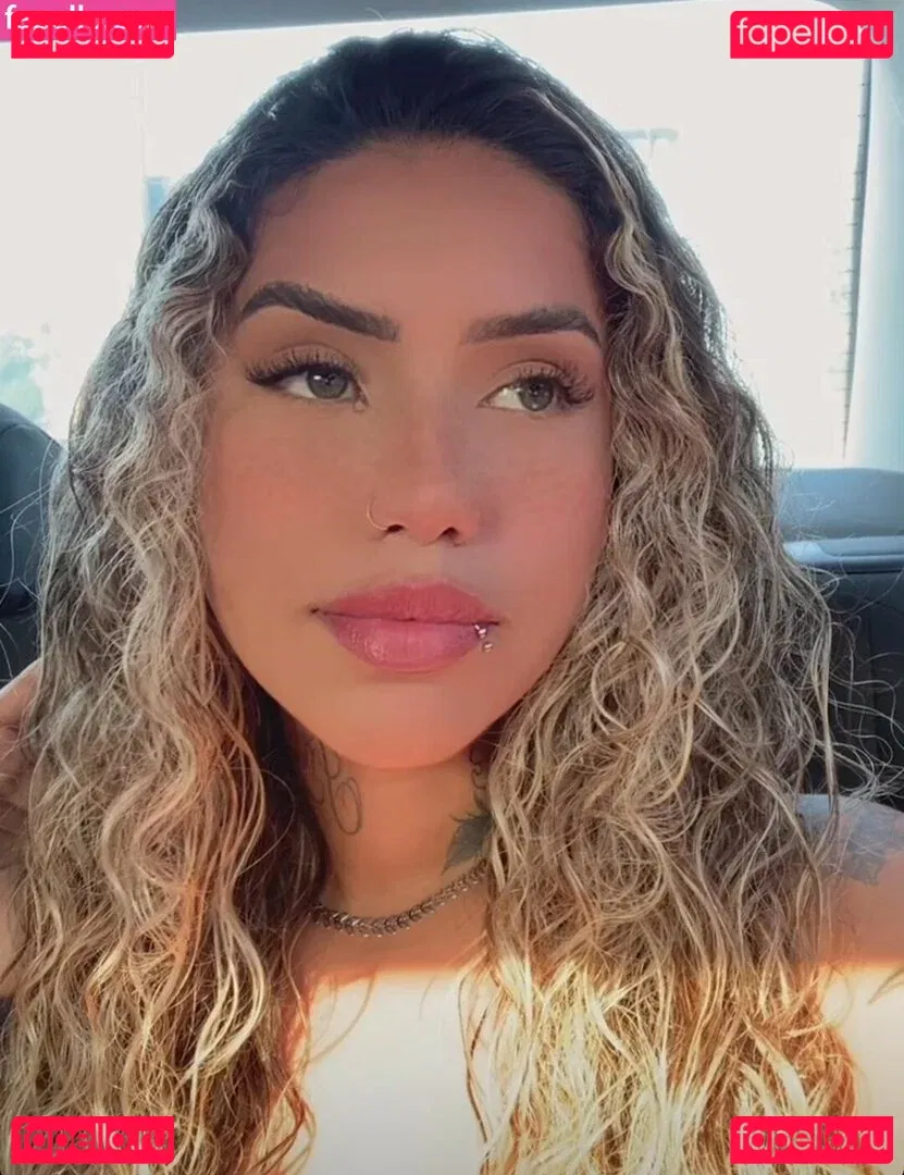 Muito Linda Onlyfans Photo Gallery 