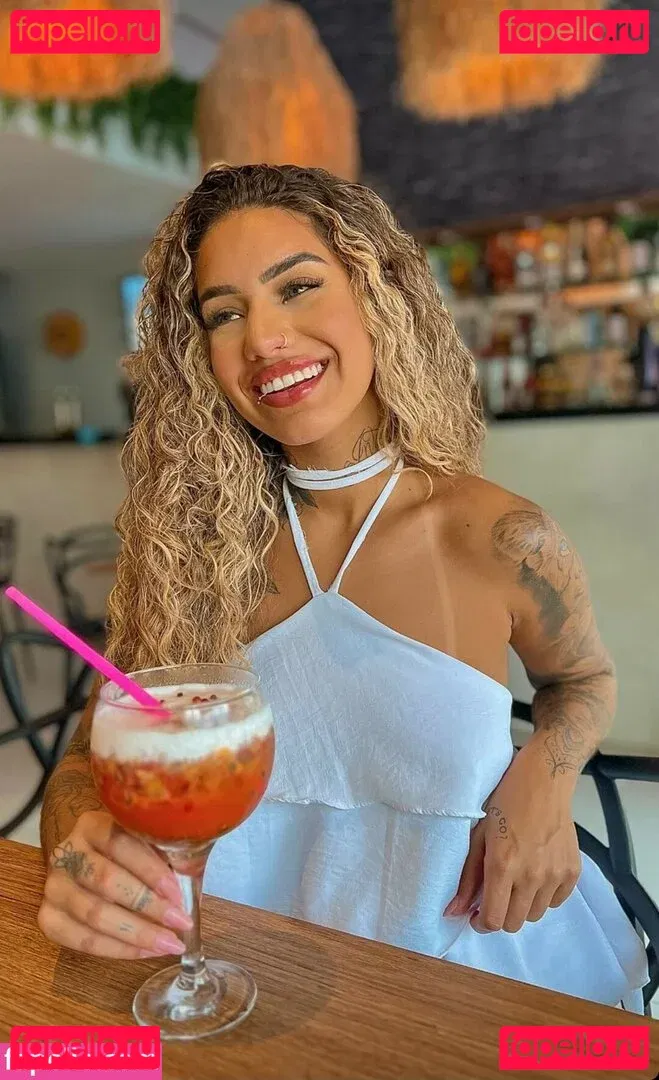 Muito Linda Onlyfans Photo Gallery 