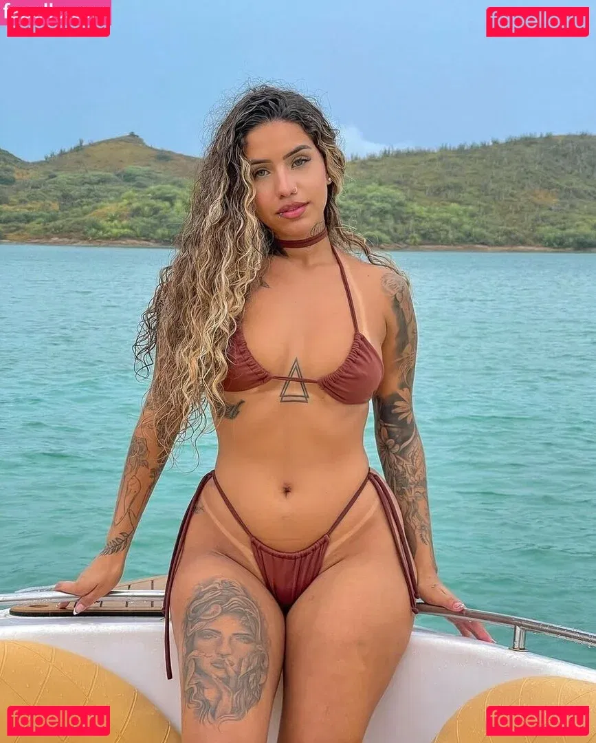 Muito Linda Onlyfans Photo Gallery 