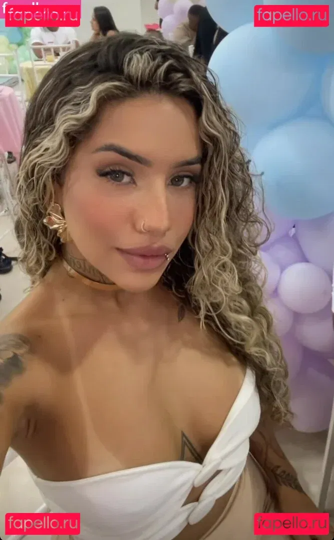 Muito Linda Onlyfans Photo Gallery 