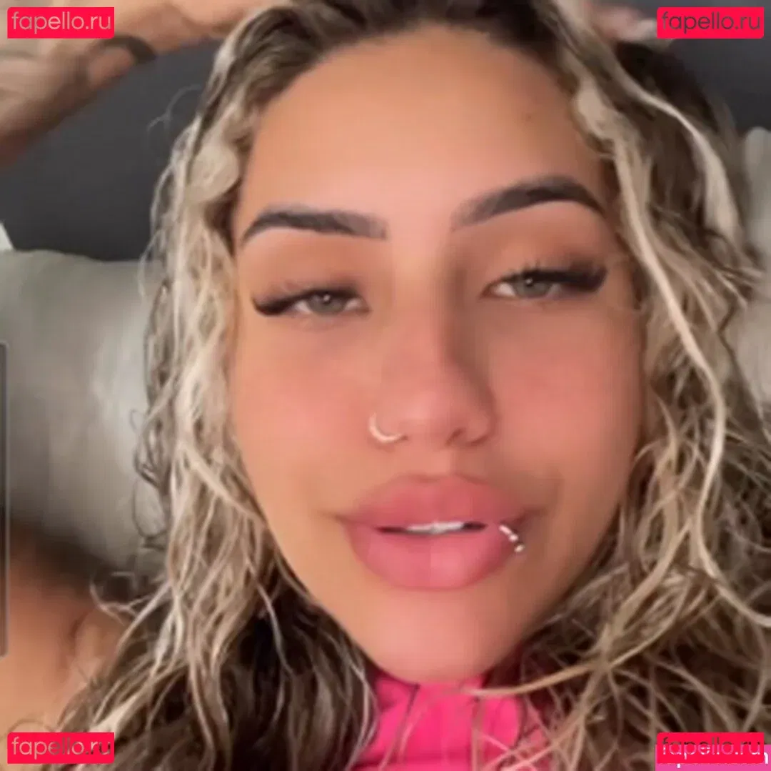 Muito Linda Onlyfans Photo Gallery 