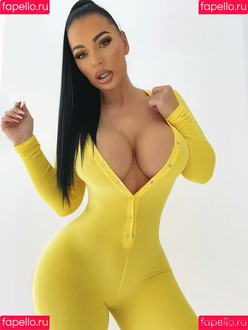 Nadine Kerastas Onlyfans Photo Gallery 