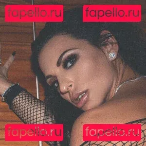 Nadine Kerastas Onlyfans Photo Gallery 