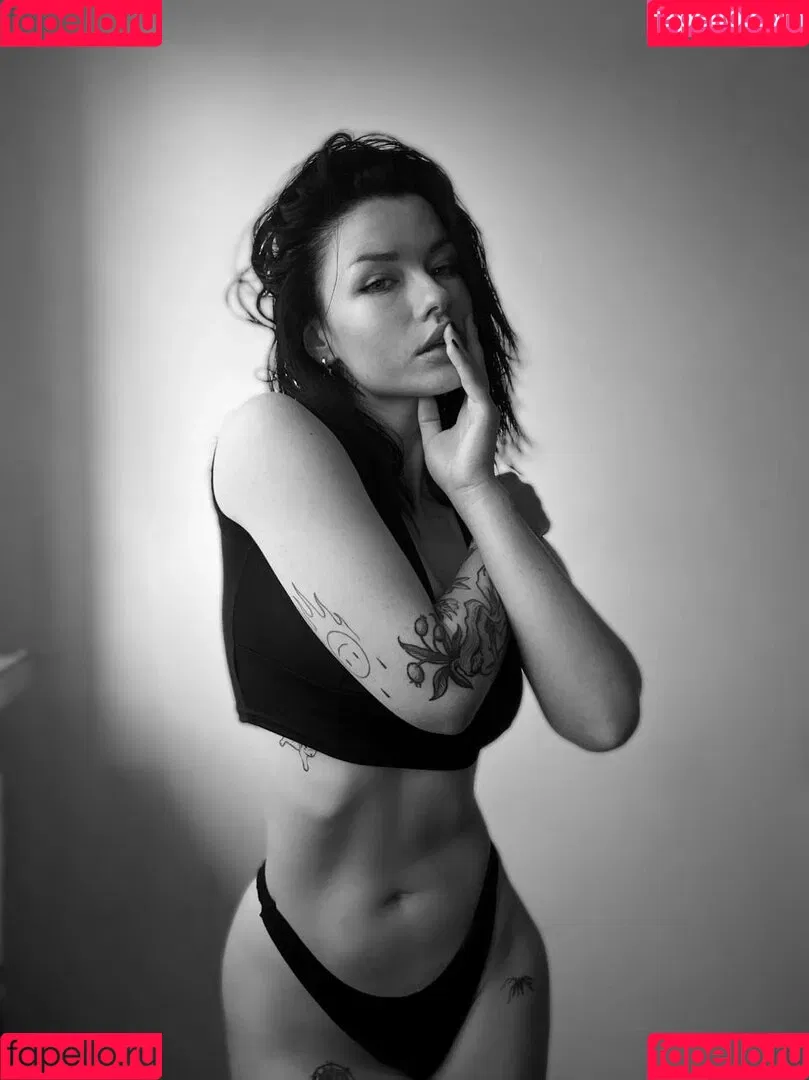 innervus Onlyfans Photo Gallery 