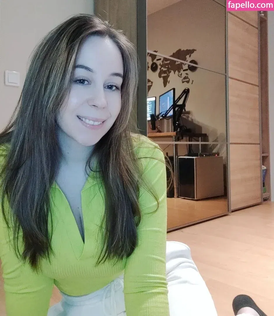 actuallyalisa Onlyfans Photo Gallery 