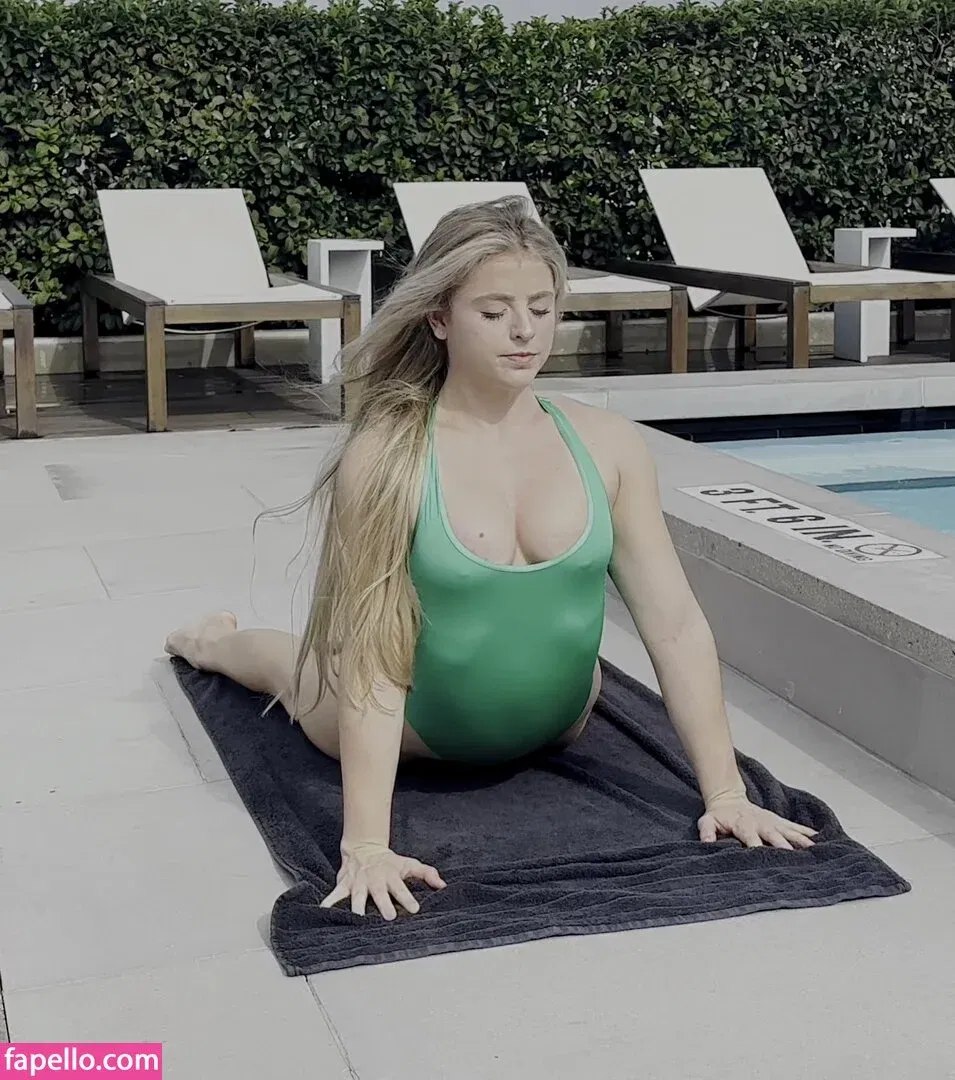 Flexible Beauties Onlyfans Photo Gallery 