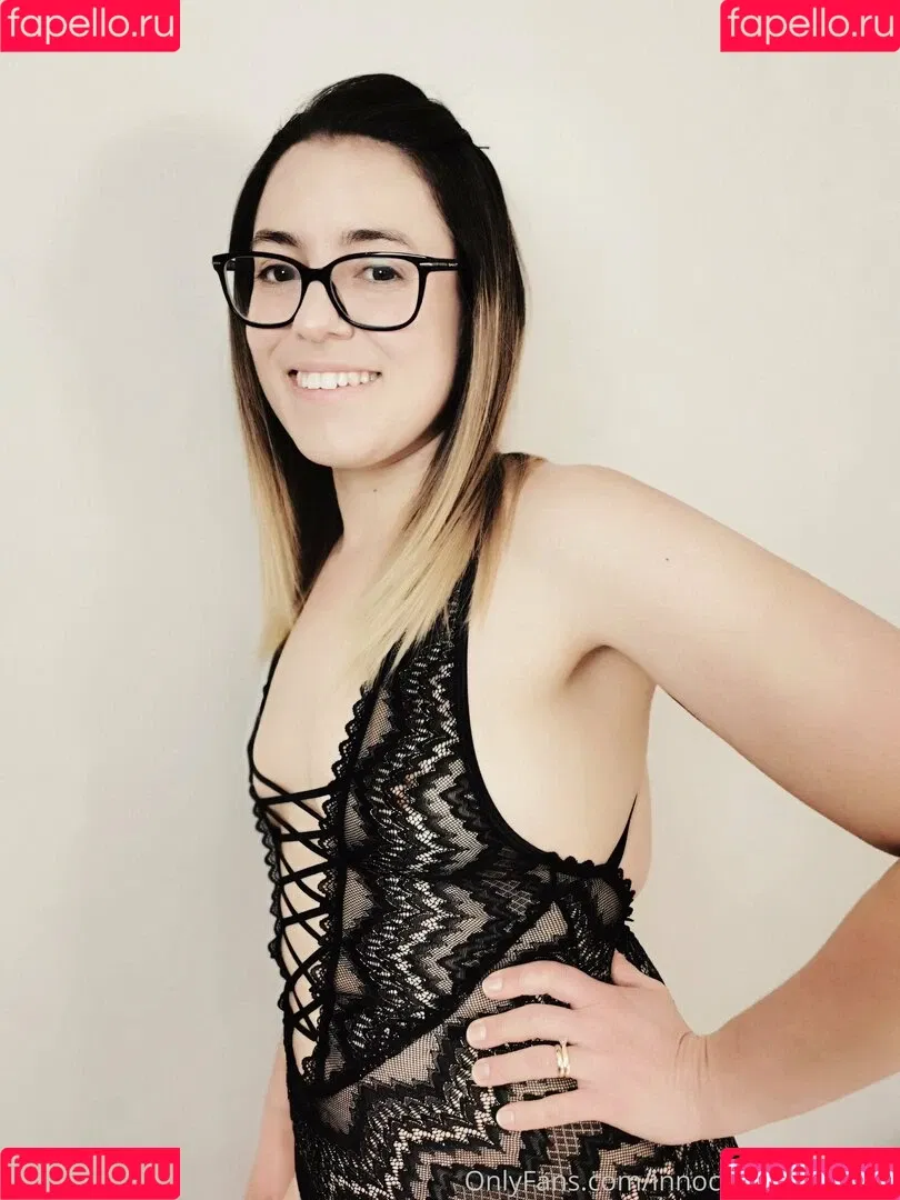 Innocenthotwifexxx Onlyfans Photo Gallery 