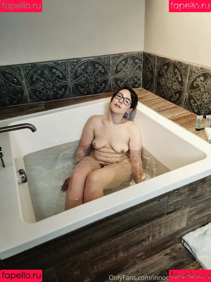 Innocenthotwifexxx Onlyfans Photo Gallery 