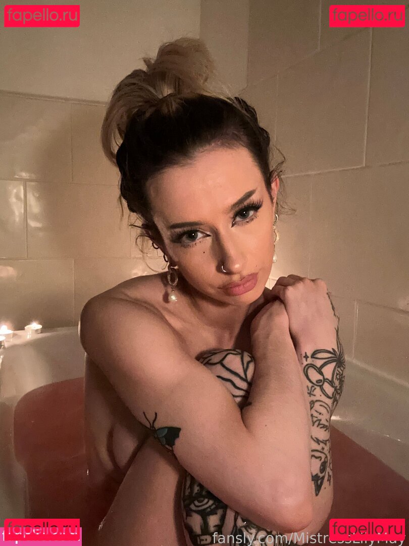 MistressLilyMay / XLilyMayX3 / mistressgemmali / mistresslilym / xteendreamx Onlyfans Photo Gallery 