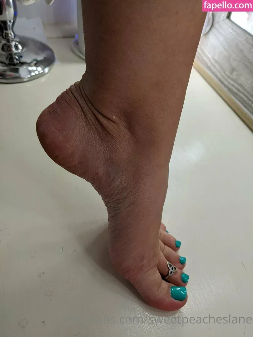 sweetpeacheslane Onlyfans Photo Gallery 