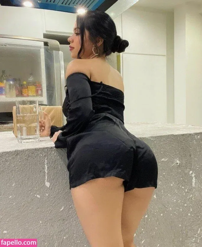 adora18 Onlyfans Photo Gallery 