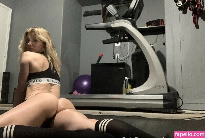 Cassie Bender Onlyfans Photo Gallery 