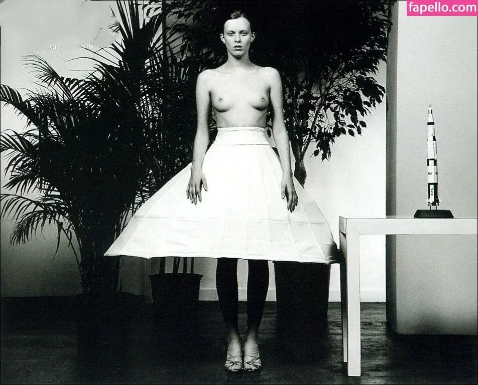 Karen Elson Onlyfans Photo Gallery 