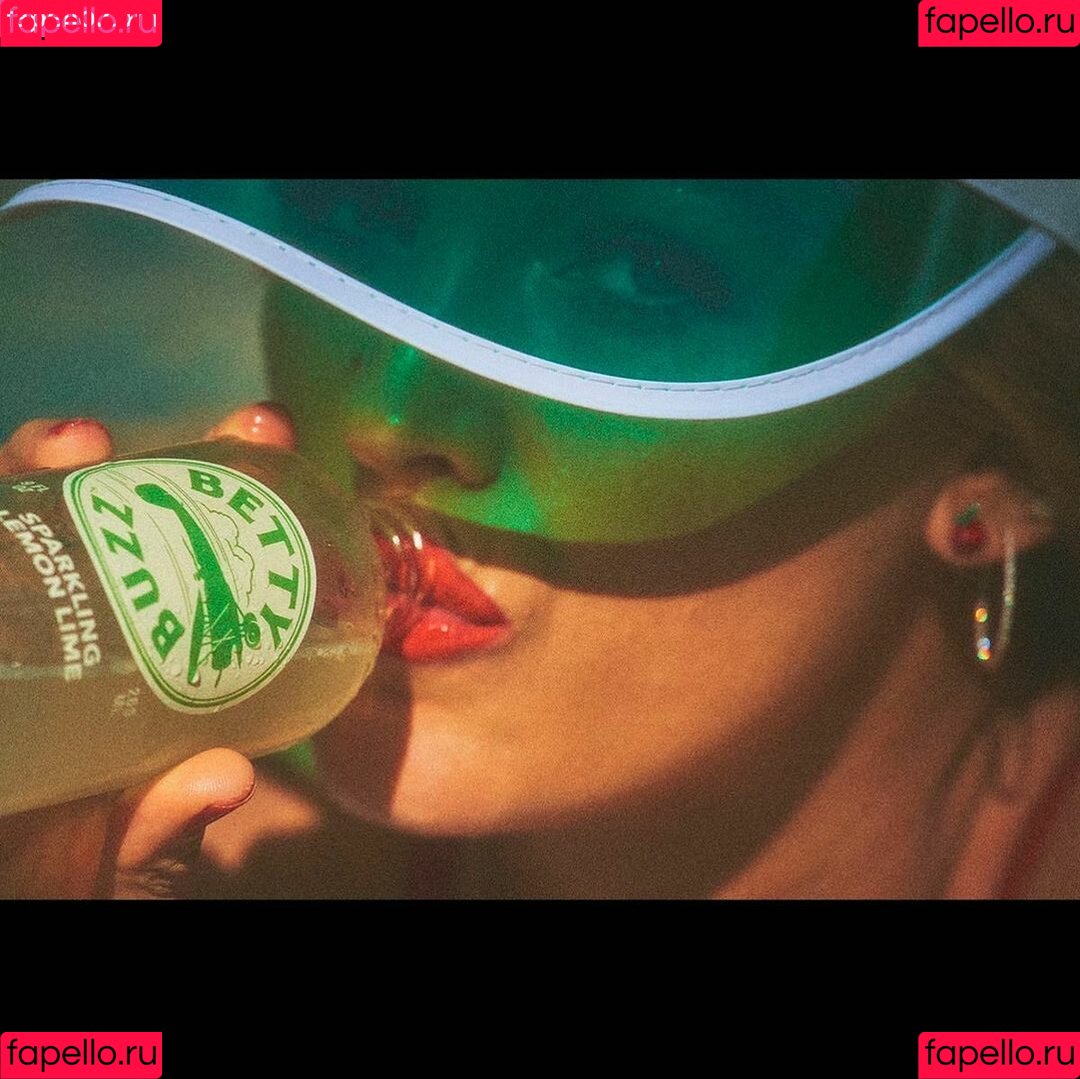 Blake Lively Onlyfans Photo Gallery 