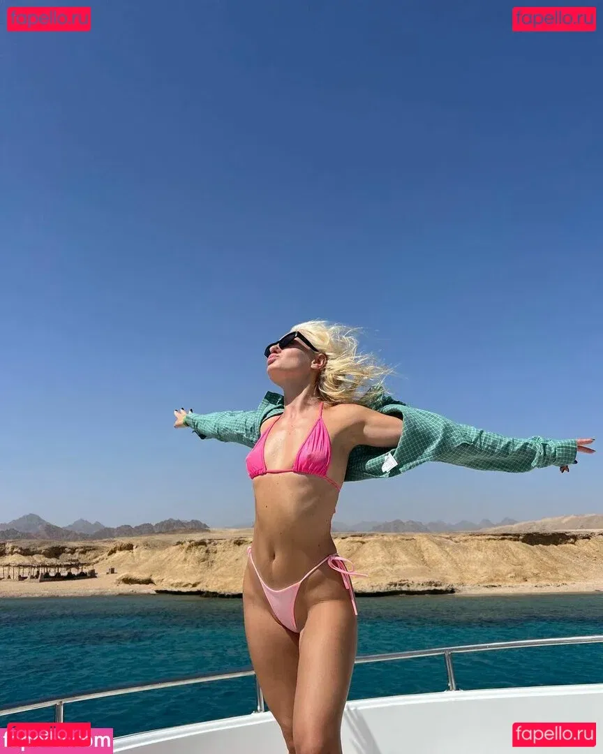 Alexandra Stan Onlyfans Photo Gallery 