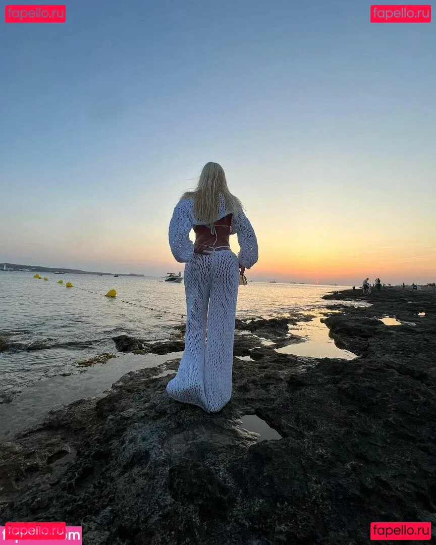 Alexandra Stan Onlyfans Photo Gallery 