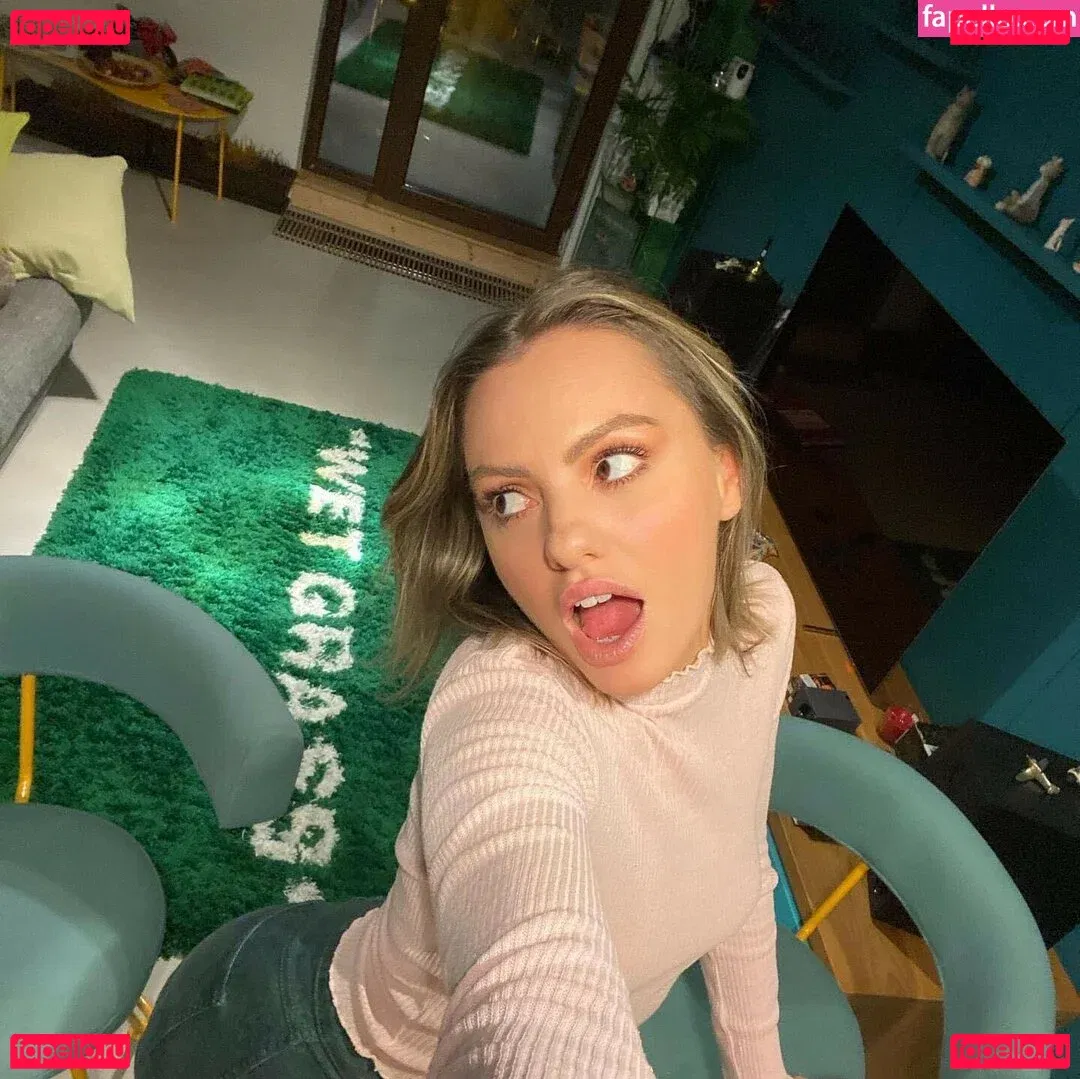 Alexandra Stan Onlyfans Photo Gallery 