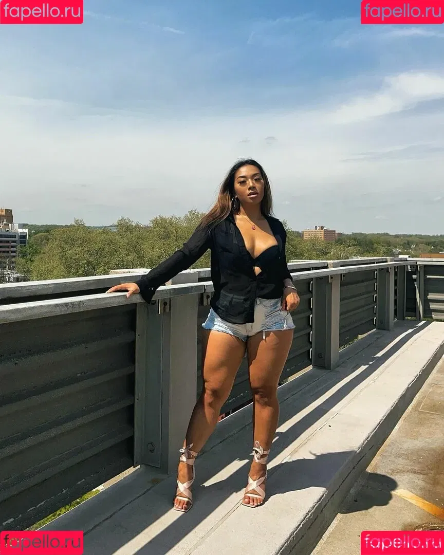 Kimberly Nguyen Onlyfans Photo Gallery 