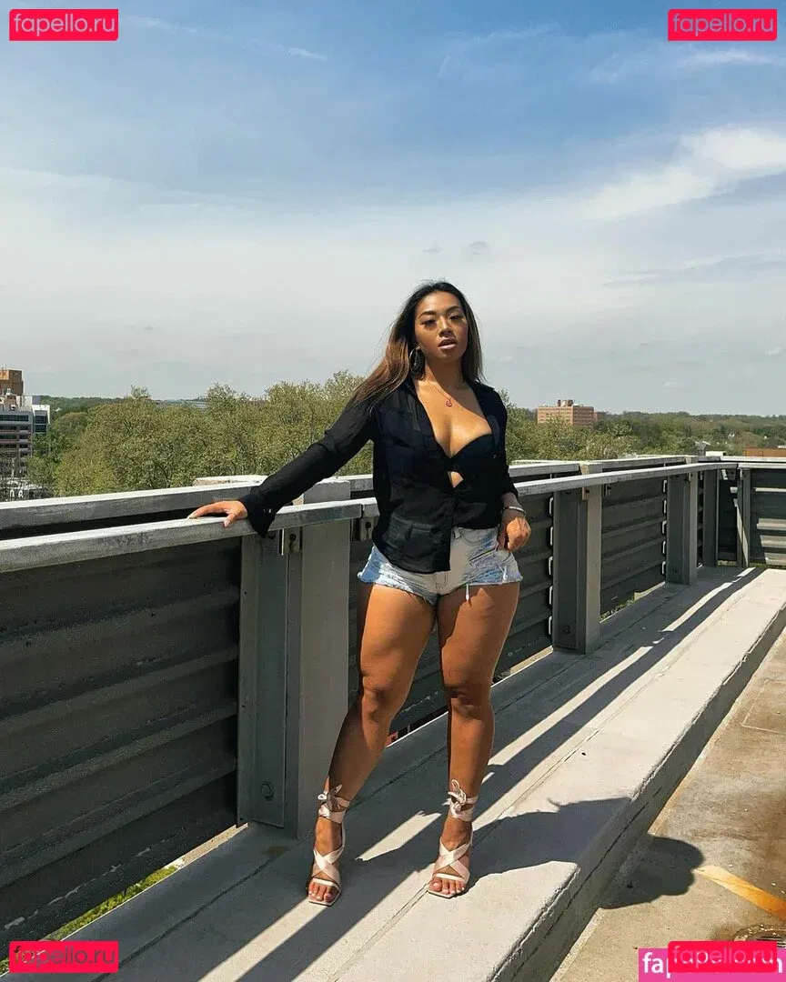 Kimberly Nguyen Onlyfans Photo Gallery 