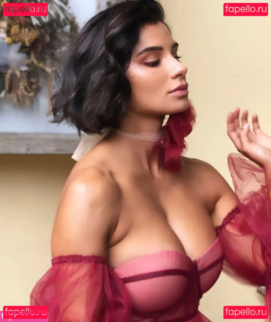 Diane Guerrero Onlyfans Photo Gallery 