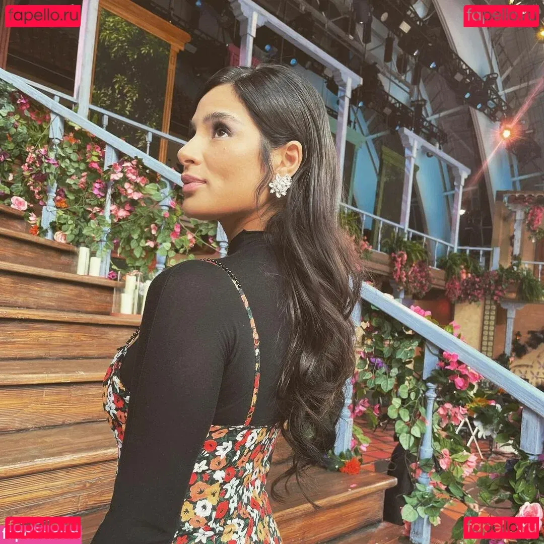 Diane Guerrero Onlyfans Photo Gallery 