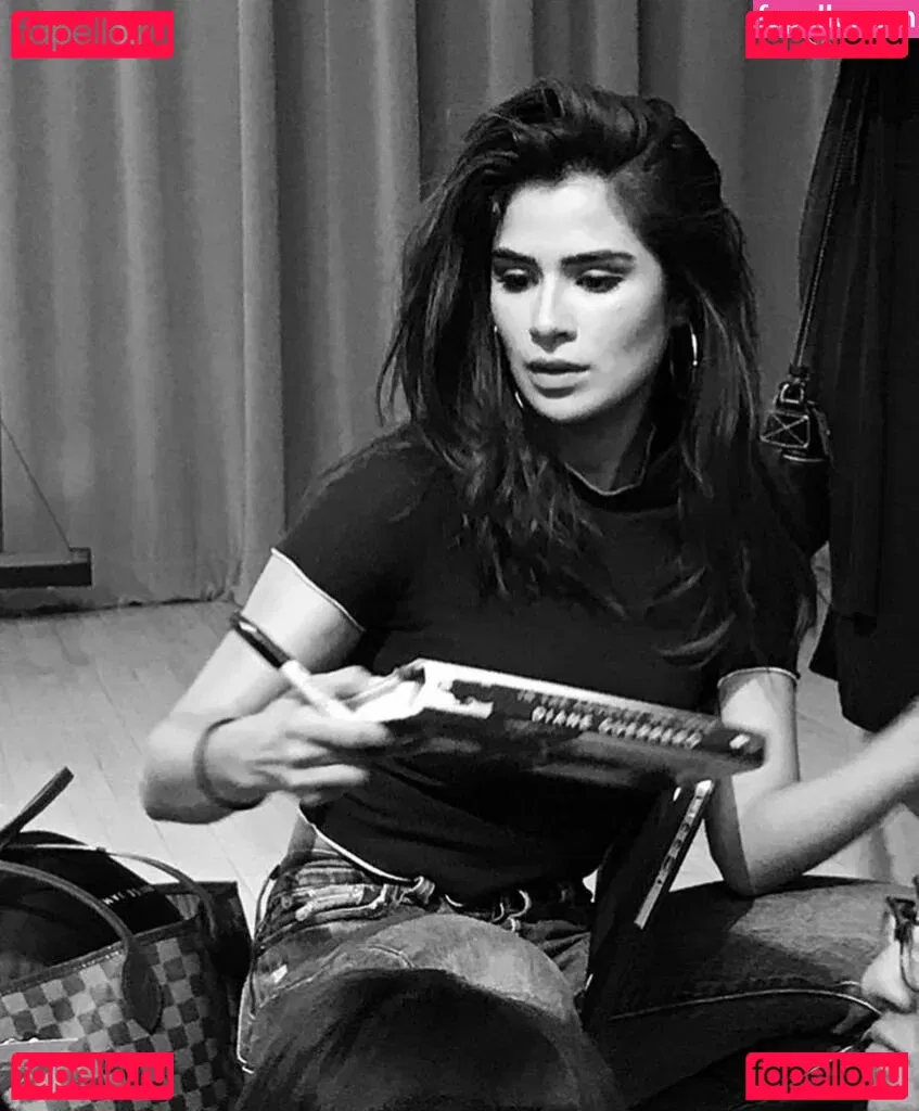 Diane Guerrero Onlyfans Photo Gallery 