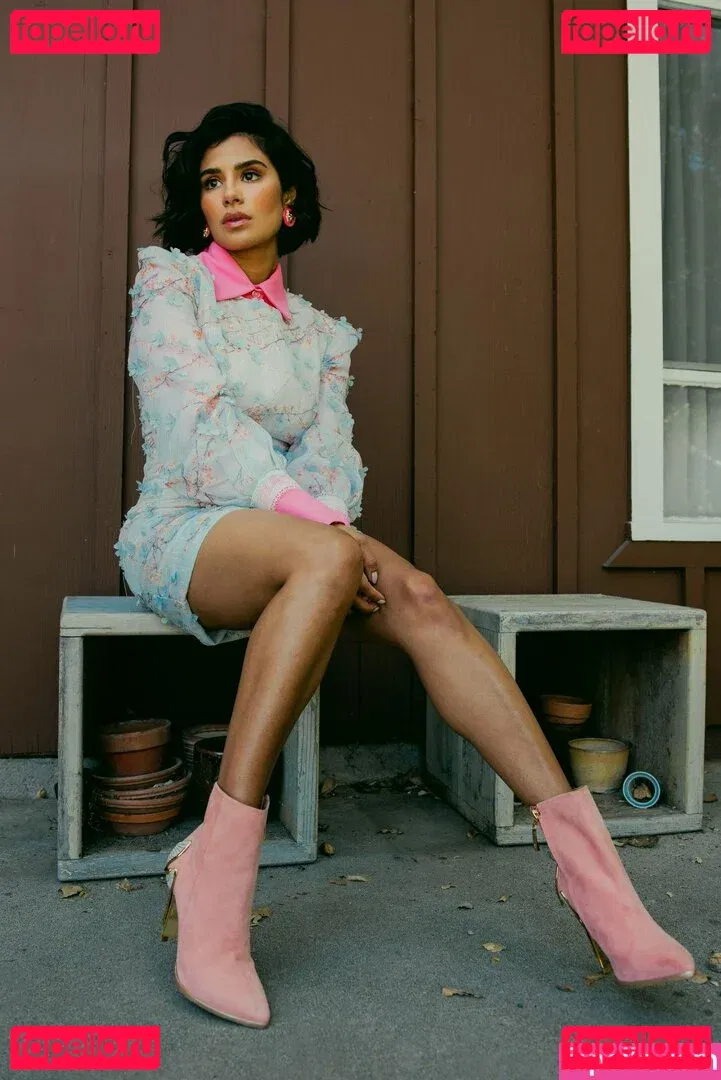 Diane Guerrero Onlyfans Photo Gallery 