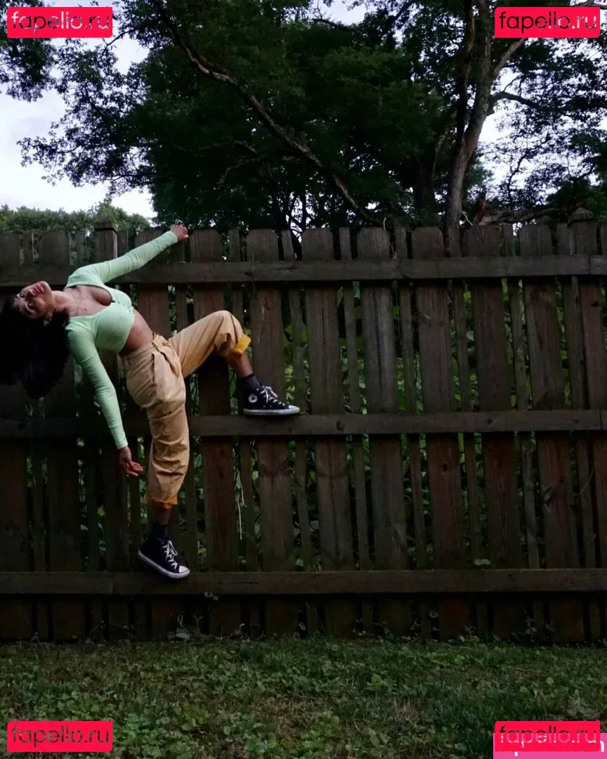 Diane Guerrero Onlyfans Photo Gallery 