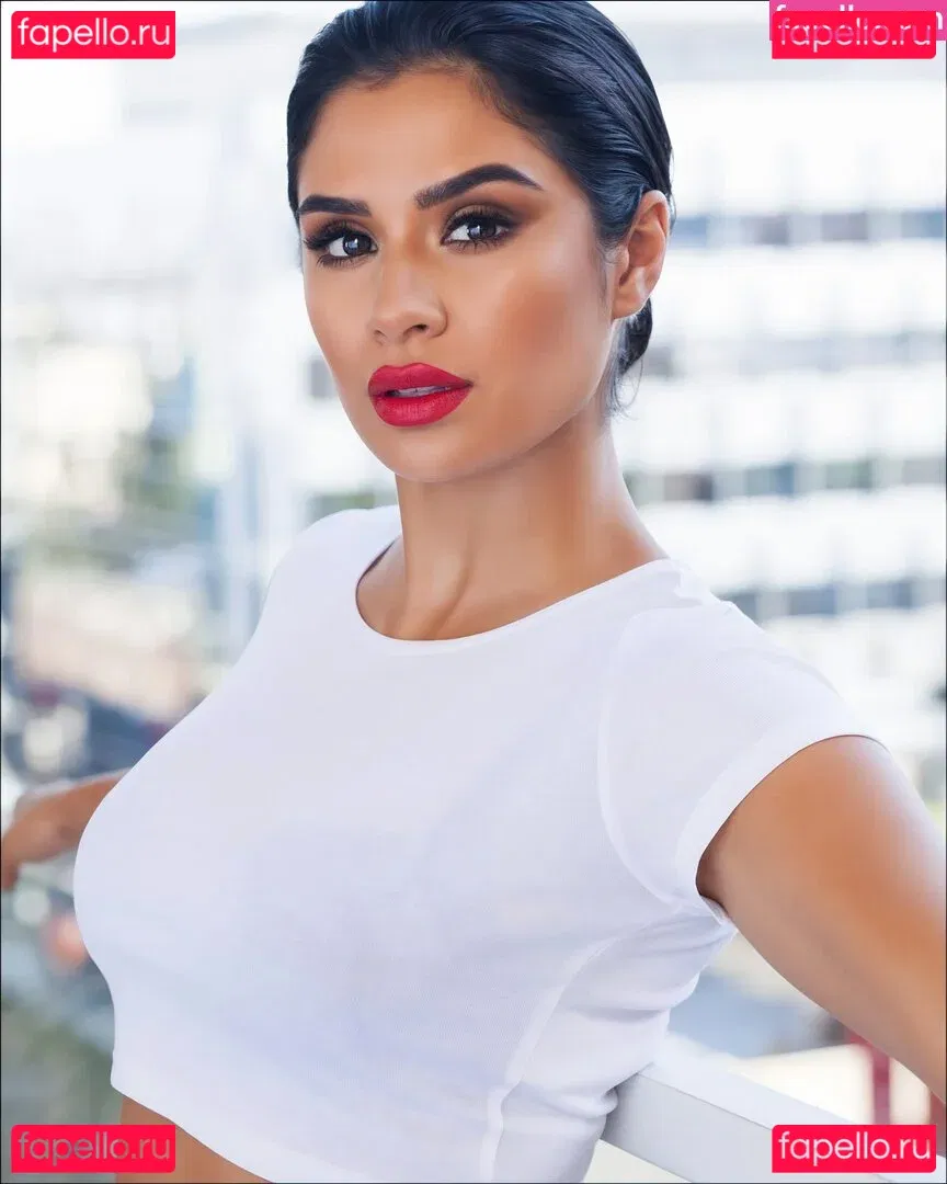 Diane Guerrero Onlyfans Photo Gallery 