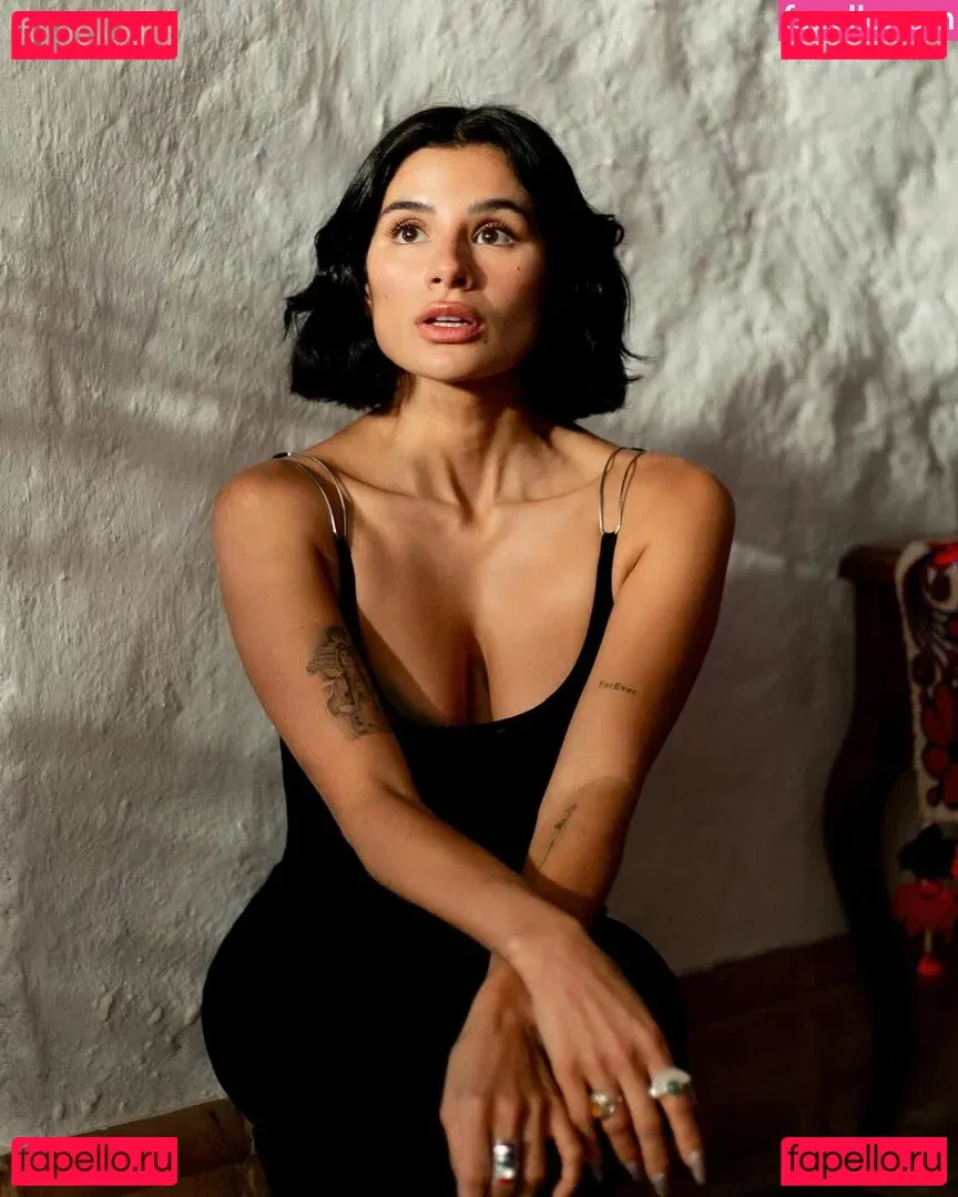 Diane Guerrero Onlyfans Photo Gallery 