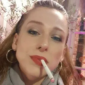 smokingmom Onlyfans Photo Gallery 