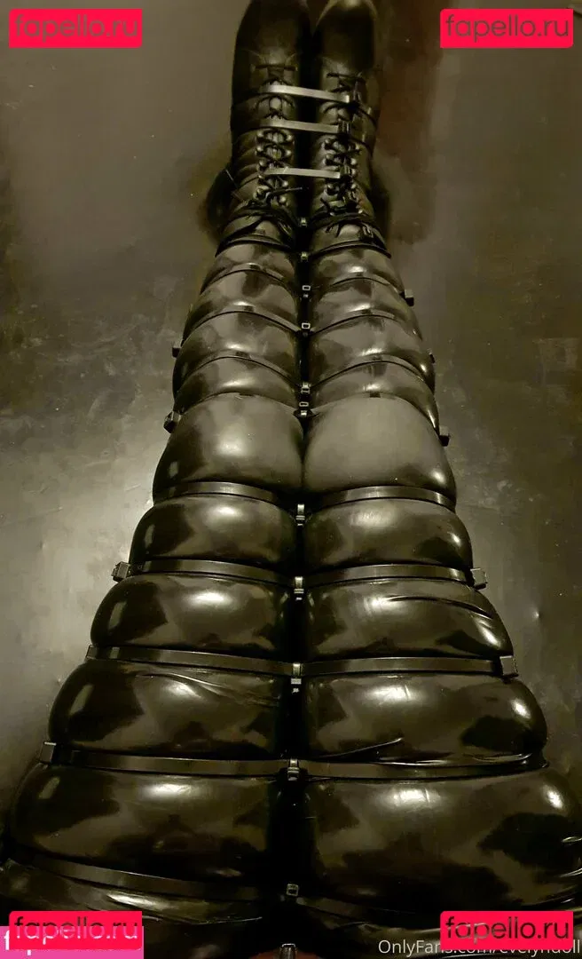 evelyndoll Onlyfans Photo Gallery 