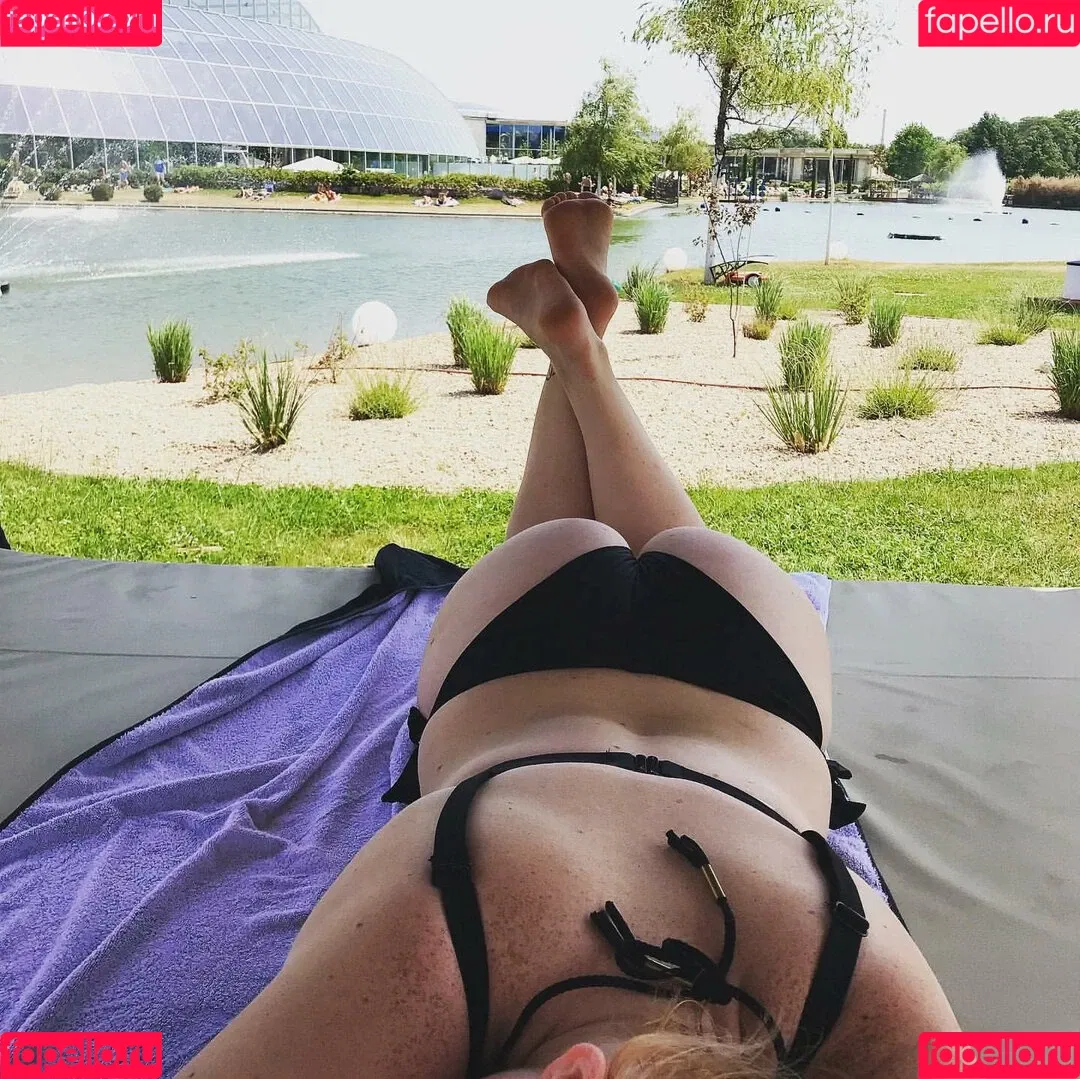 Sarah Neuhaus Onlyfans Photo Gallery 