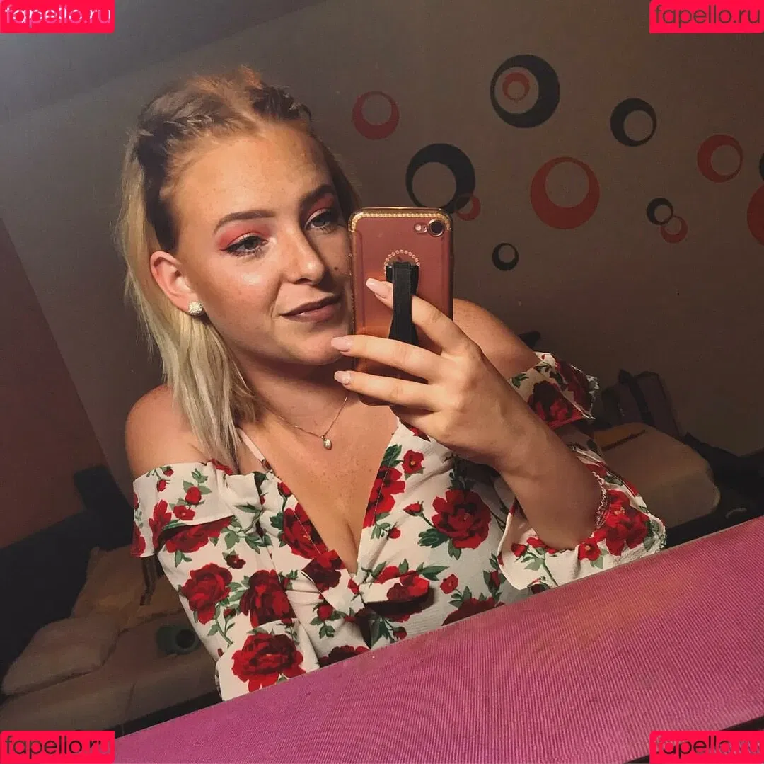 Sarah Neuhaus Onlyfans Photo Gallery 