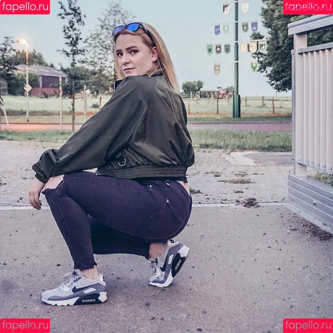 Sarah Neuhaus Onlyfans Photo Gallery 