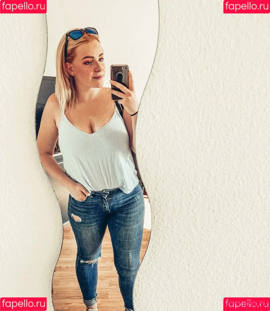 Sarah Neuhaus Onlyfans Photo Gallery 
