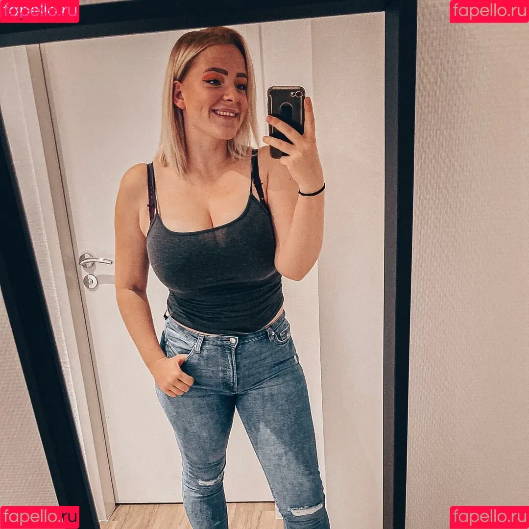 Sarah Neuhaus Onlyfans Photo Gallery 