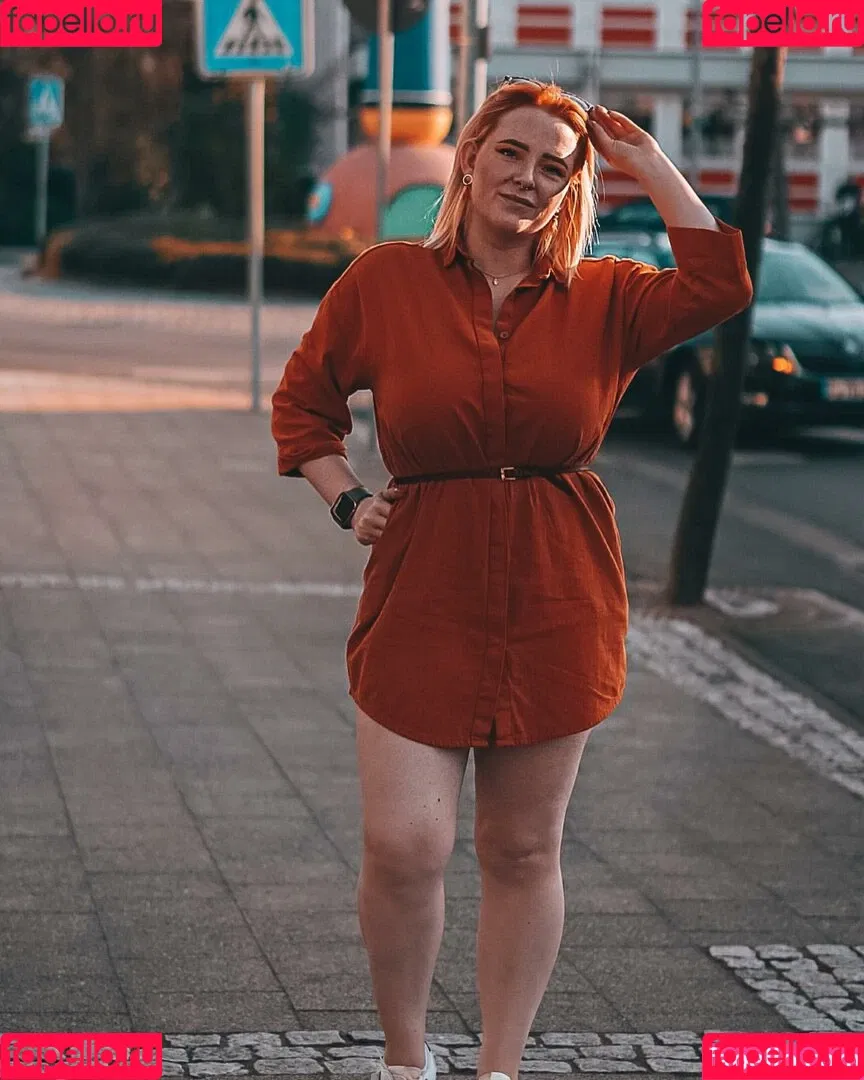Sarah Neuhaus Onlyfans Photo Gallery 