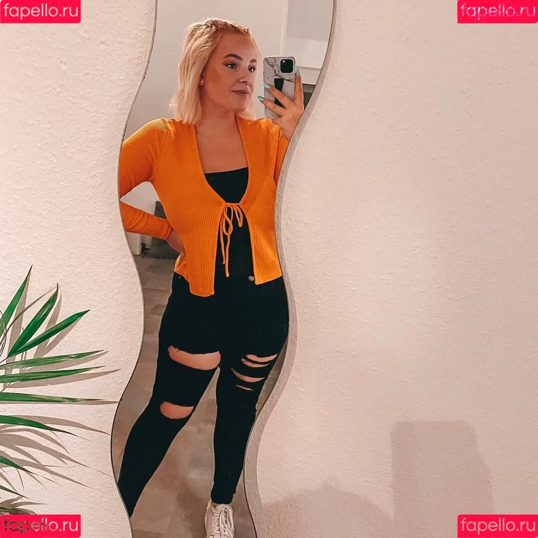 Sarah Neuhaus Onlyfans Photo Gallery 