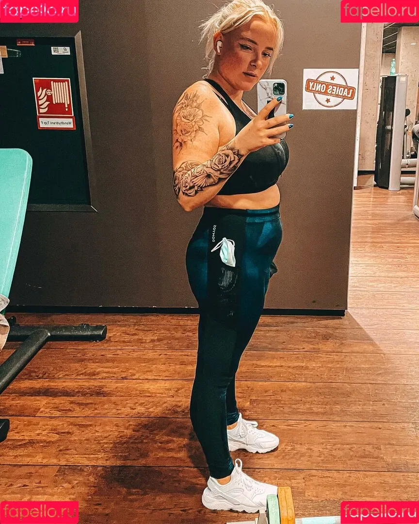 Sarah Neuhaus Onlyfans Photo Gallery 